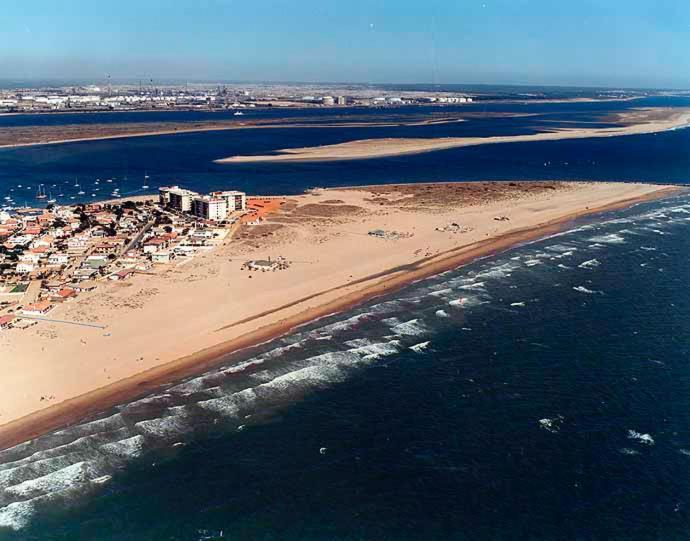 Апартаменты Atico Con Vistas A La Ria De Пунта-Умбрия Экстерьер фото